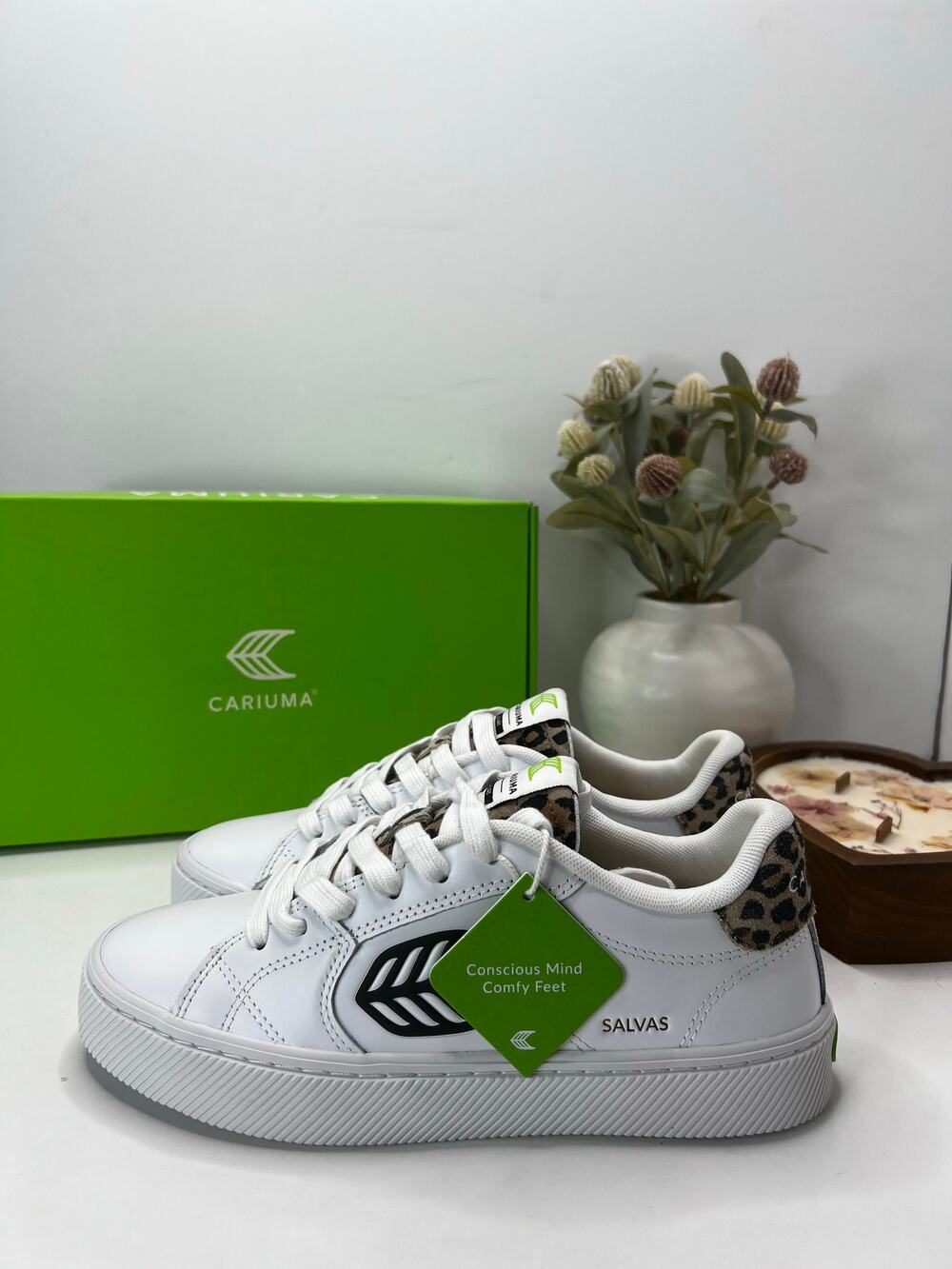 Cariuma Salvas Casual Leather Sneaker White/Leopard Print Heel Women's 8.5 NWB